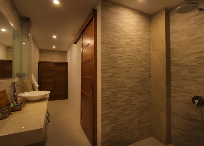 Bali Nyuh Gading Luxury & Hotel Seminyak (Bali)
