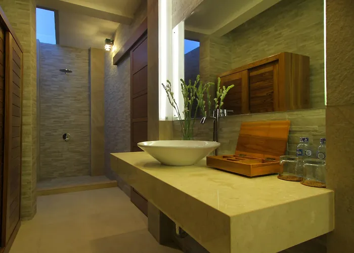 Bali Nyuh Gading Luxury & 3*