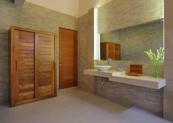 Bali Nyuh Gading Luxury & Hotel 3*